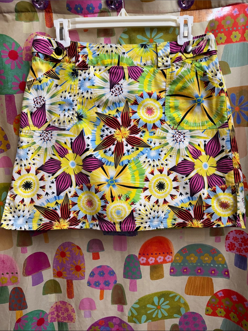 Bamboo Traders Floral Skort with Pockets. Size 8